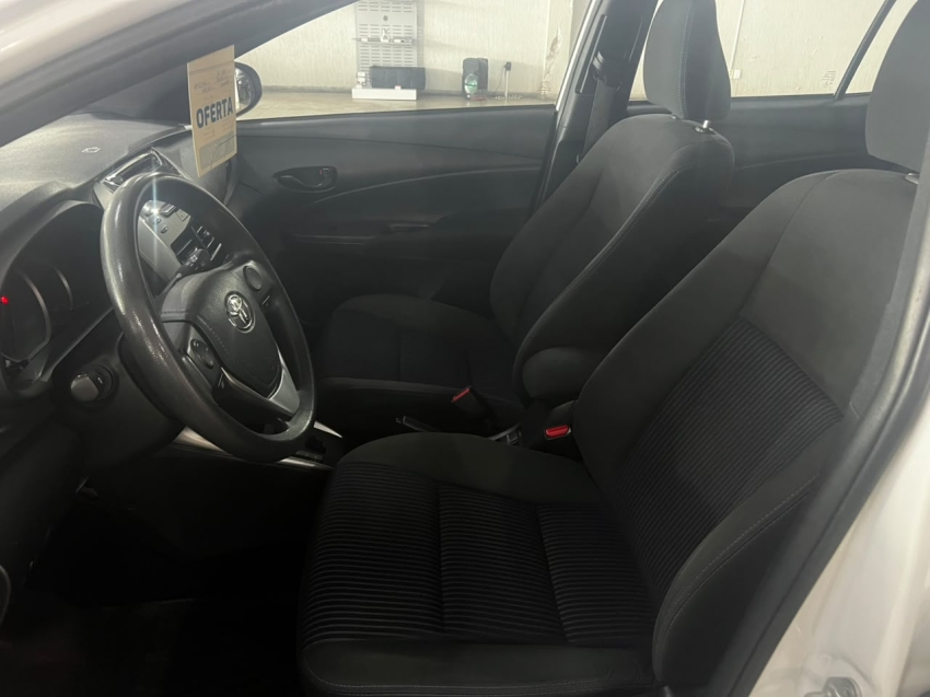 Yaris 1.3 flex automático5