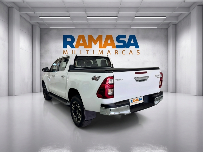 hilux srx 2.8 turbo diesel3