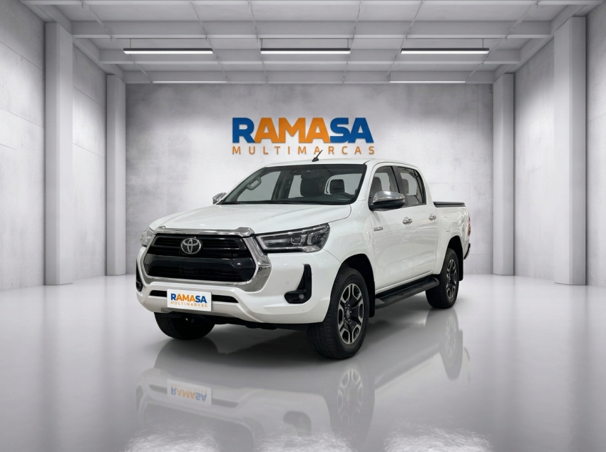 hilux srx 2.8 turbo diesel0