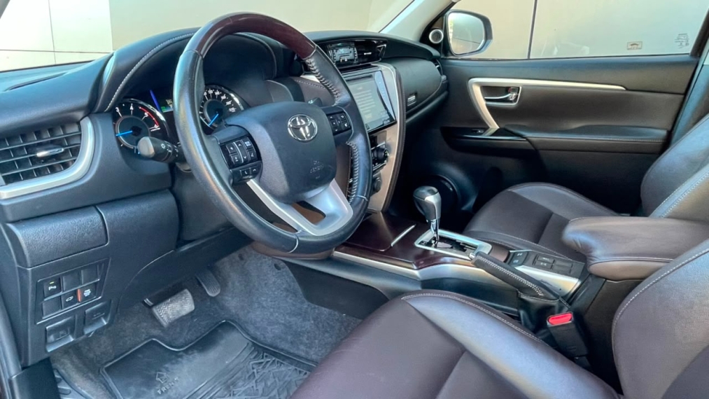 toyota hilux sw4 2.8 srx 4x4 7 lugares 16v turbo intercooler diesel 4p automatico 2.7 5p 20197