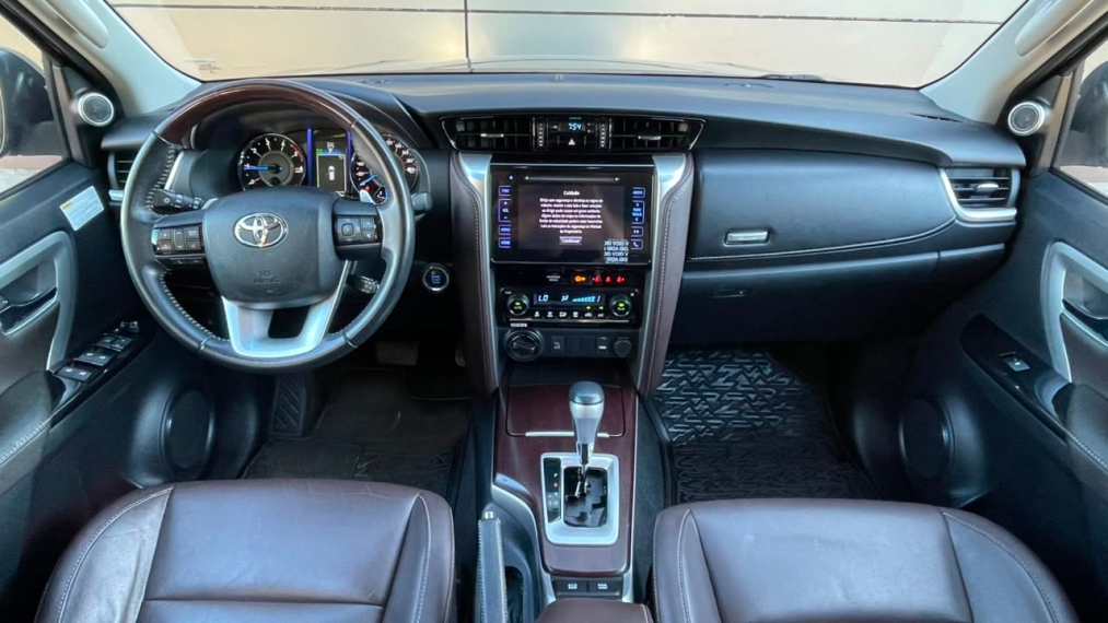 toyota hilux sw4 2.8 srx 4x4 7 lugares 16v turbo intercooler diesel 4p automatico 2.7 5p 20195