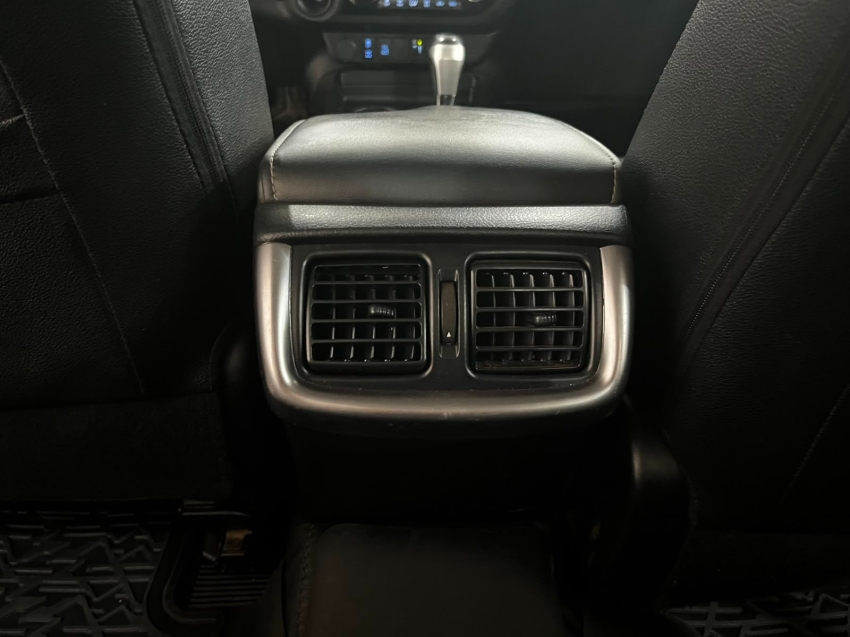 hilux srx 2.8 turbo diesel8