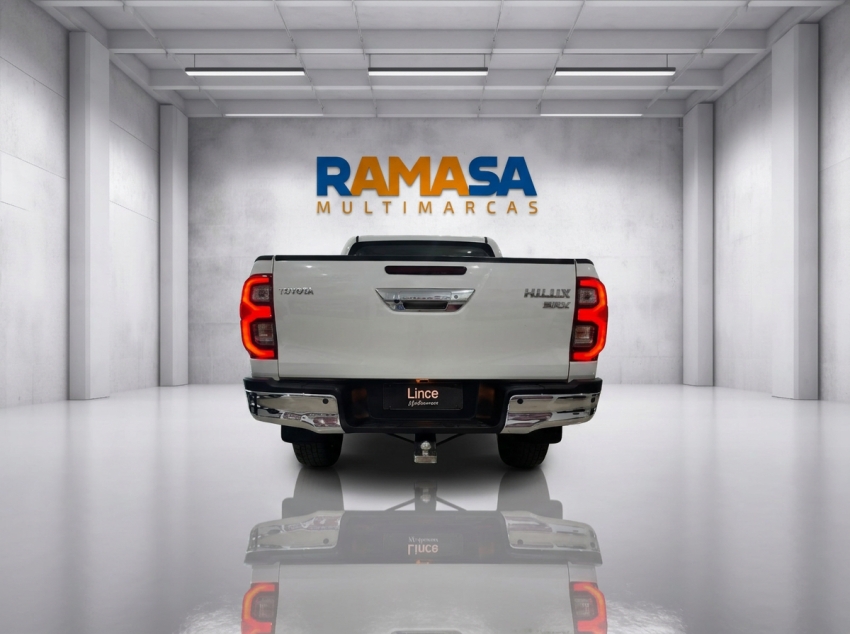 hilux srx 2.8 turbo diesel2