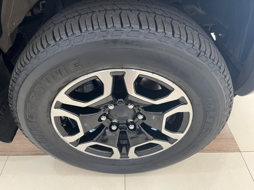 toyota hilux 2.8 d-4d turbo diesel cd srx plus 4x4 automatico 4p 202419
