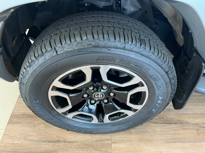 toyota hilux 2.8 d-4d turbo diesel cd srx plus 4x4 automatico 4p 202417