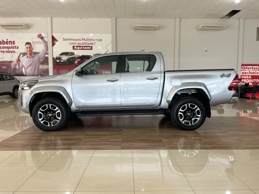 toyota hilux 2.8 d-4d turbo diesel cd srx plus 4x4 automatico 4p 20246