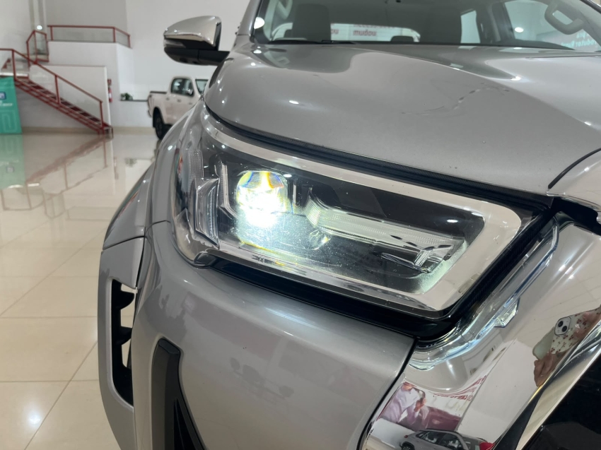 toyota hilux 2.8 d-4d turbo diesel cd srx plus 4x4 automatico 4p 202423