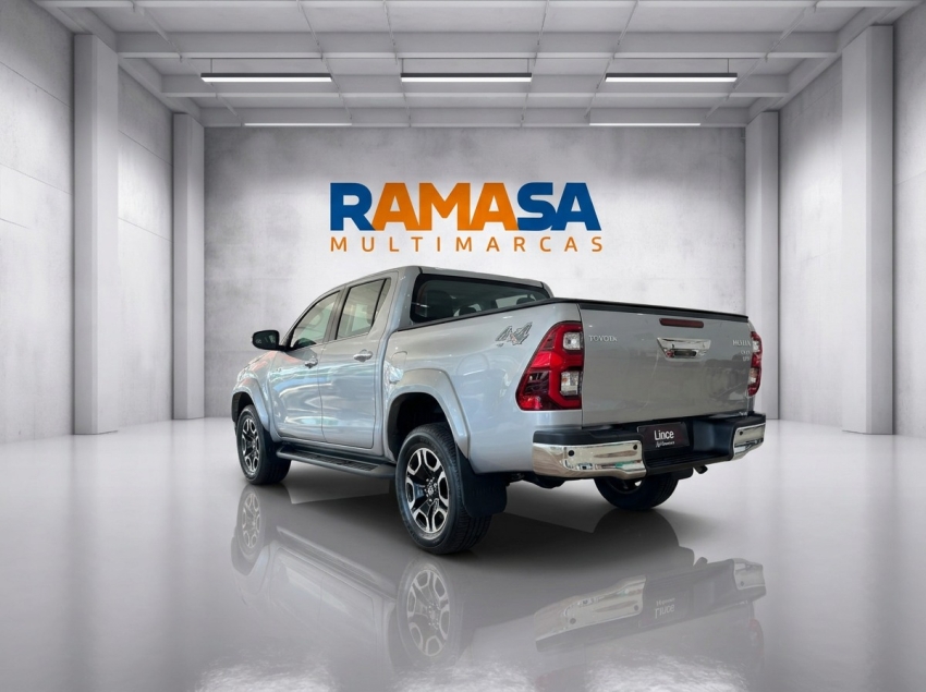 toyota hilux 2.8 d-4d turbo diesel cd srx plus 4x4 automatico 4p 20242