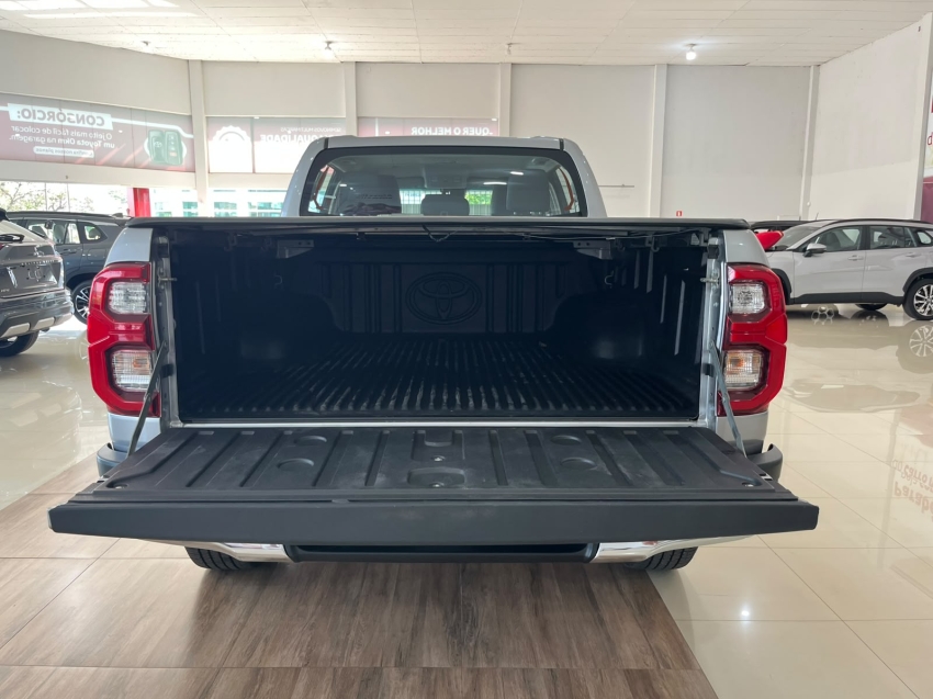 toyota hilux 2.8 d-4d turbo diesel cd srx plus 4x4 automatico 4p 202411