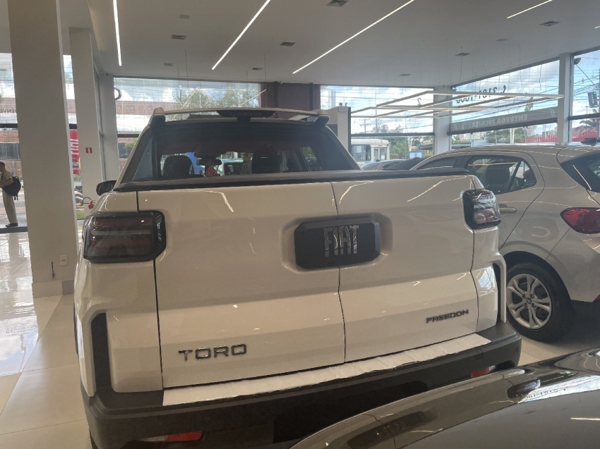fiat toro 1.3 turbo 270 flex freedom at6 4p automatico 20266