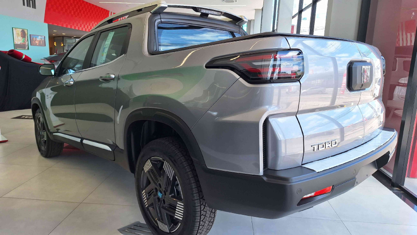 fiat toro 2.2 turbo diesel volcano 4wd at9 4p automatico 20272