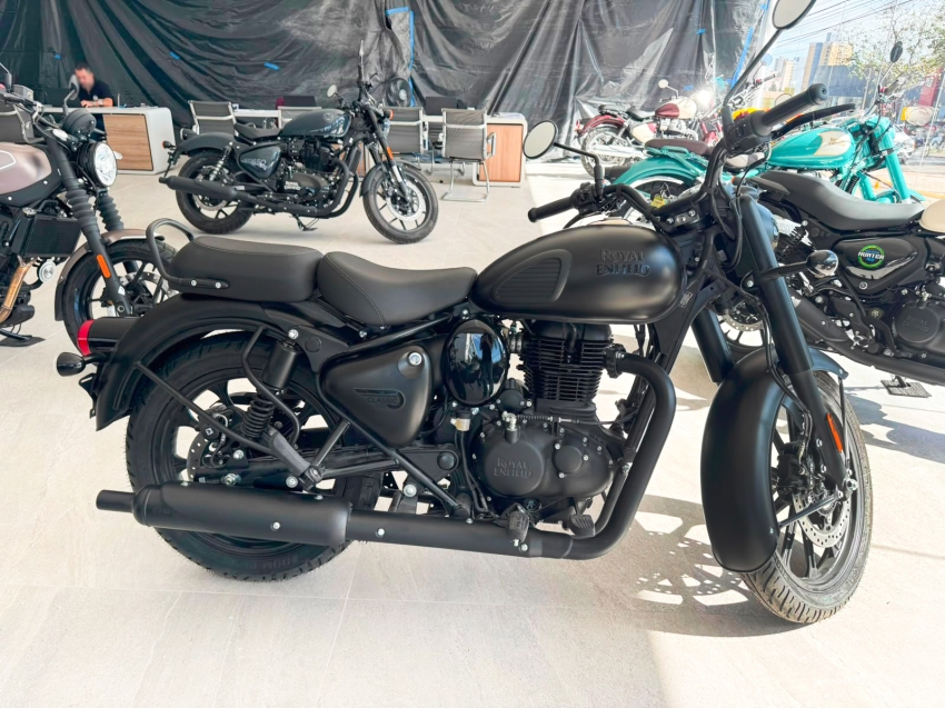royal enfield classic 350 dark stealth black gasolina manual 20262