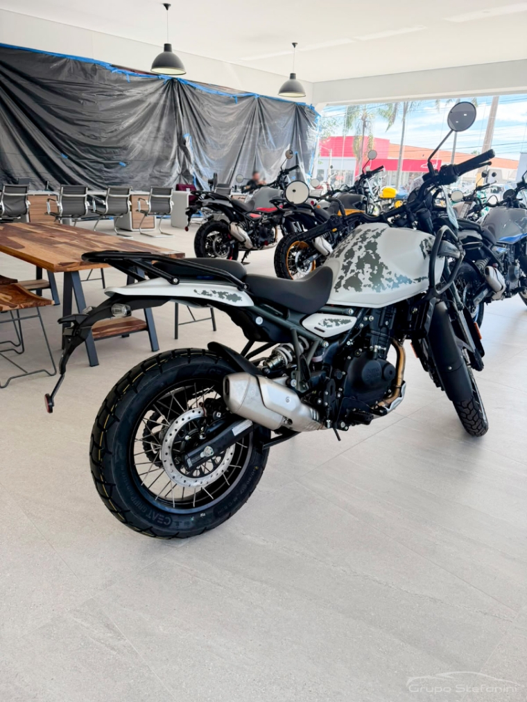royal enfield himalayan top kamet white 450 gasolina manual 20263