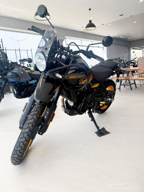 royal enfield himalayan top henle black/kamet white 450 gasolina manual 20278