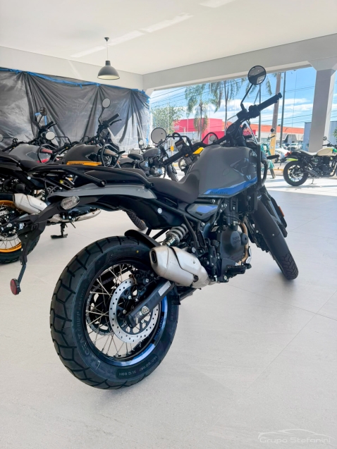 royal enfield himalayan mid slate salt/slate poppy blue (com camara) 450 gasolina manual 20276