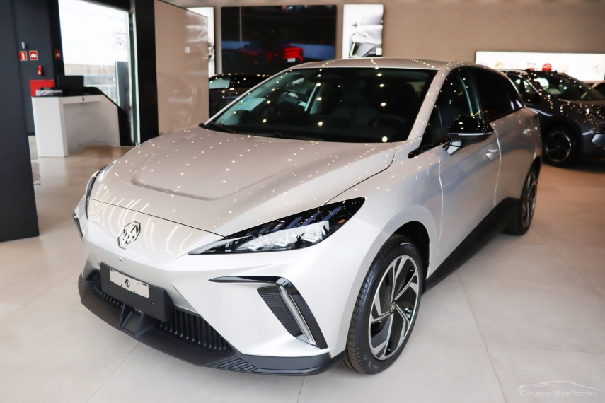 mg 4 64 kw eletrico luxury 6.4 4p automatico 2027