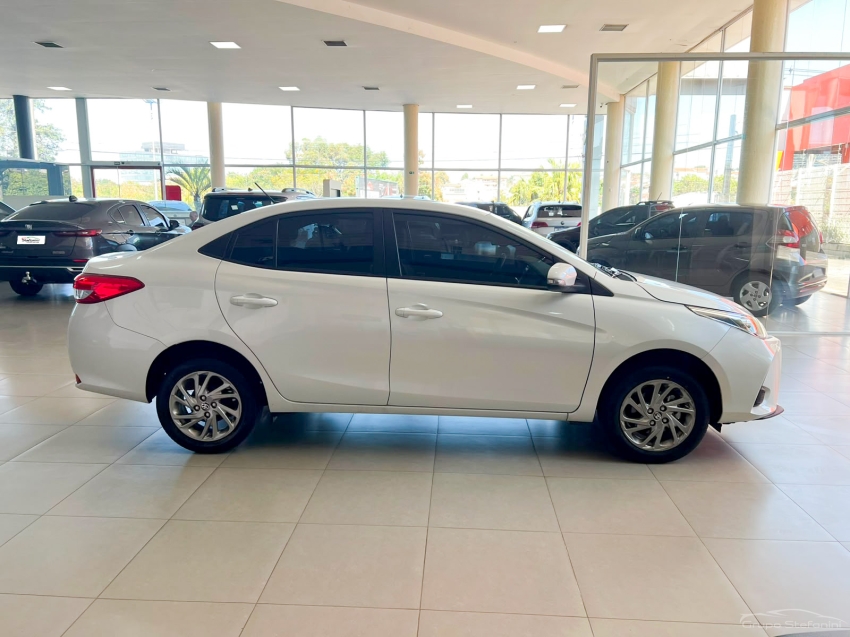 toyota yaris 1.5 16v flex sedan xs multidrive 4p automatico 202510