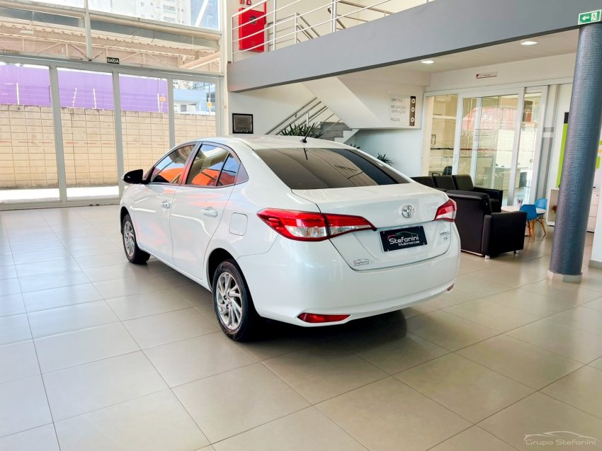 toyota yaris 1.5 16v flex sedan xs multidrive 4p automatico 202513