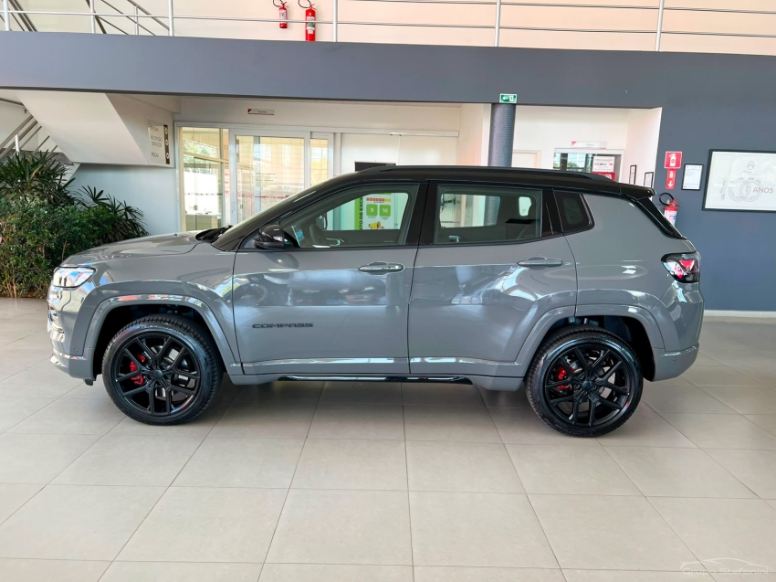 jeep compass 2.0 hurricane 4 turbo gasolina blackhawk at9 4p automatico 202610