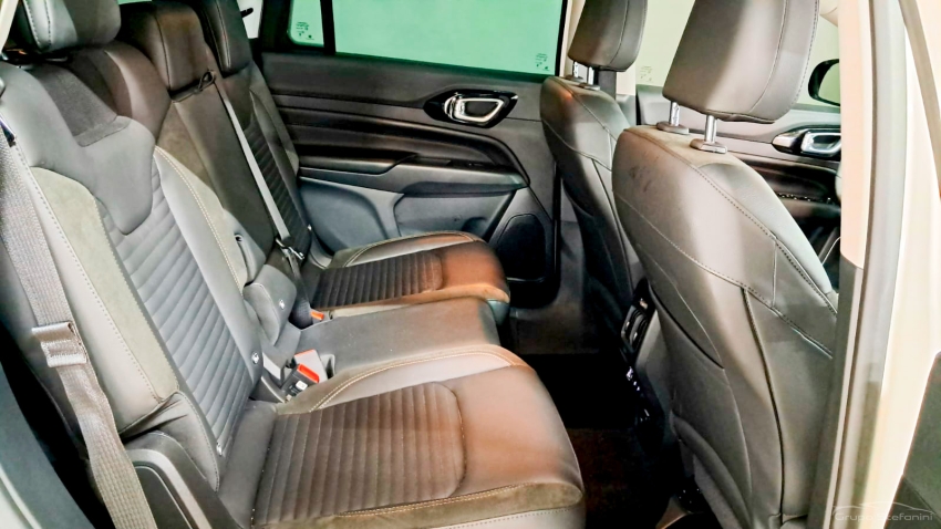 jeep commander 2.0 td380 turbo diesel limited at9 4p automatico 20235