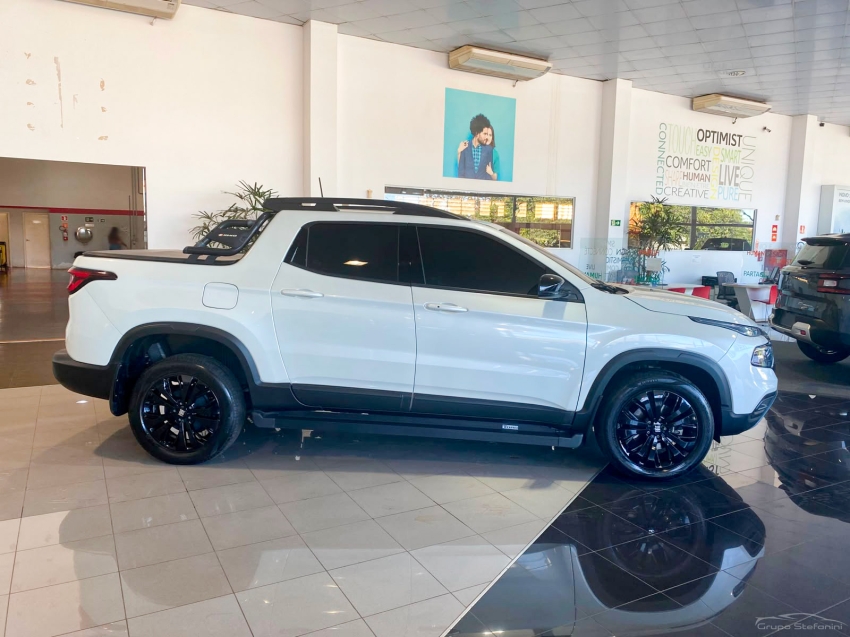 fiat toro 1.3 turbo 270 flex volcano at6 4p automatico 202510