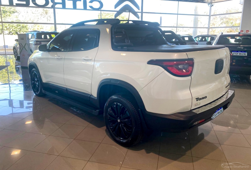 fiat toro 1.3 turbo 270 flex volcano at6 4p automatico 202513