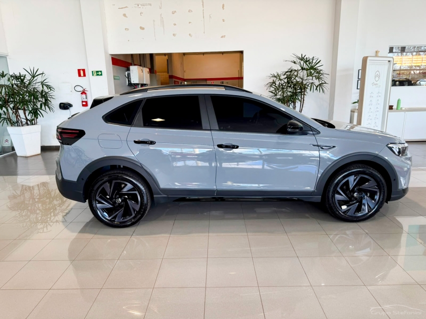 volkswagen nivus 1.0 200 tsi total flex highline automatico 4p 202610