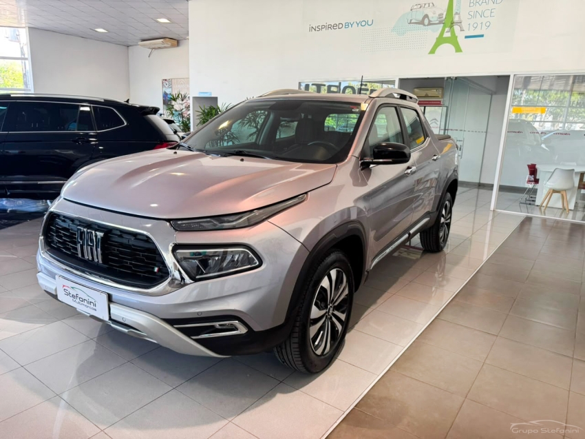 fiat toro 1.3 turbo 270 flex volcano at6 1.6 4p automatico 2025