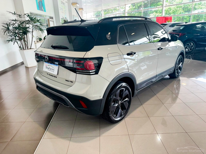 volkswagen t-cross 1.4 250 tsi total flex extreme automatico 4p 202611