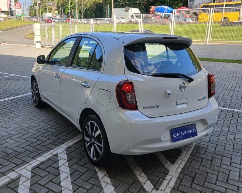 nissan march 1.6 sl 16v flexstart 4p xtronic flex automatico 20185