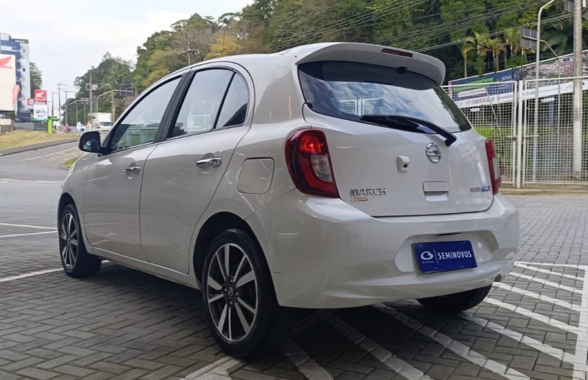 nissan march 1.6 sl 16v flexstart 4p xtronic flex automatico 20184