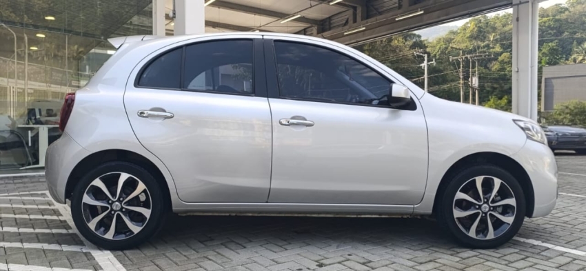 nissan march 1.6 sl 16v flex 4p xtronic automatico 20177