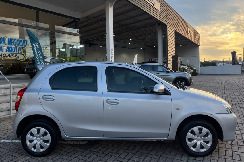 toyota etios 1.3 x 16v flex 4p manual 20148