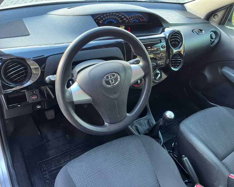 toyota etios 1.3 x 16v flex 4p manual 201410