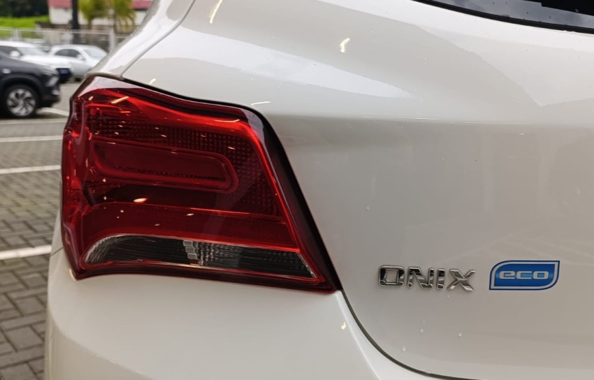 chevrolet onix 1.0 mpfi lt 8v flex 4p manual 201815