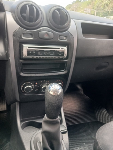 renault logan 1.0 authentique 16v flex 4p manual 201313