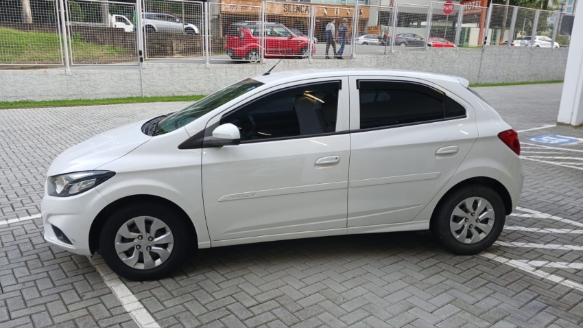 chevrolet onix 1.0 mpfi lt 8v flex 4p manual 20184