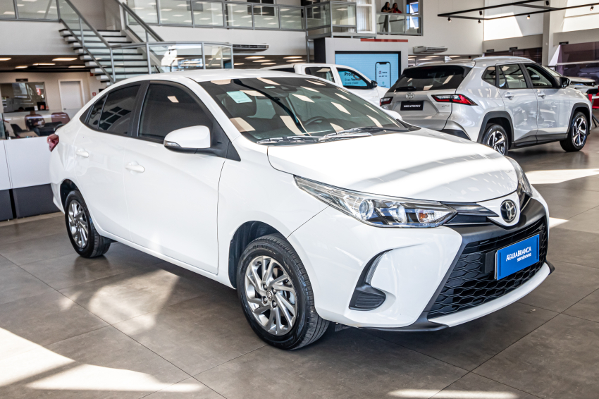 Toyota YARIS 1.5 16V FLEX SEDAN XS MULTIDRIVE 5