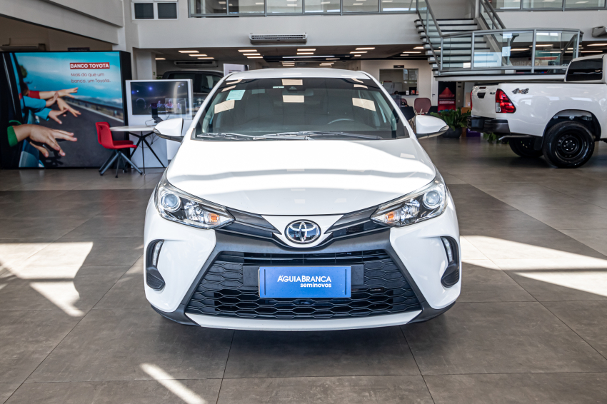 Toyota YARIS 1.5 16V FLEX SEDAN XS MULTIDRIVE 3