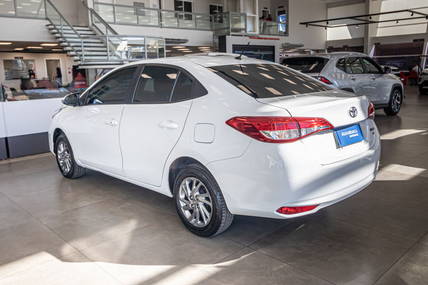 Toyota YARIS 1.5 16V FLEX SEDAN XS MULTIDRIVE 7