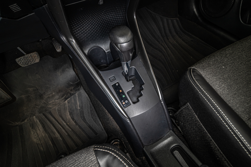 Toyota YARIS 1.5 16V FLEX SEDAN XS MULTIDRIVE 18