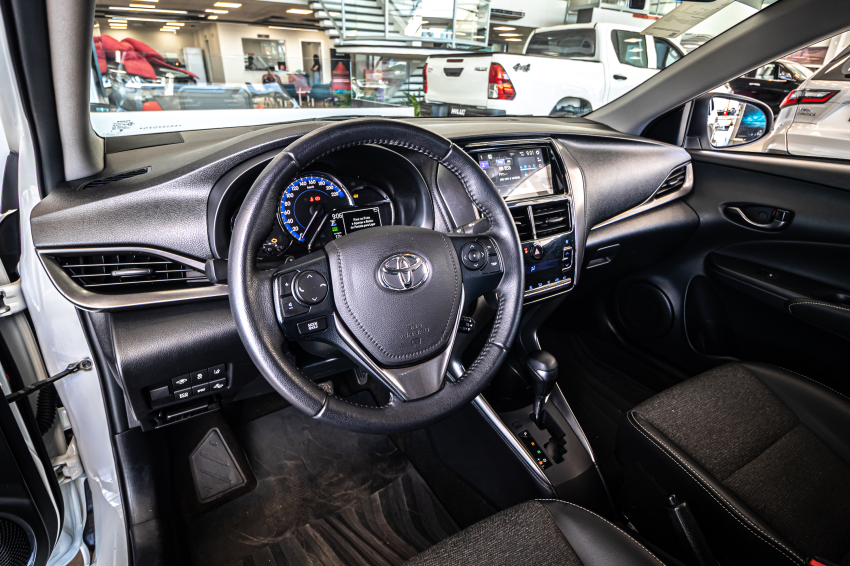 Toyota YARIS 1.5 16V FLEX SEDAN XS MULTIDRIVE 14