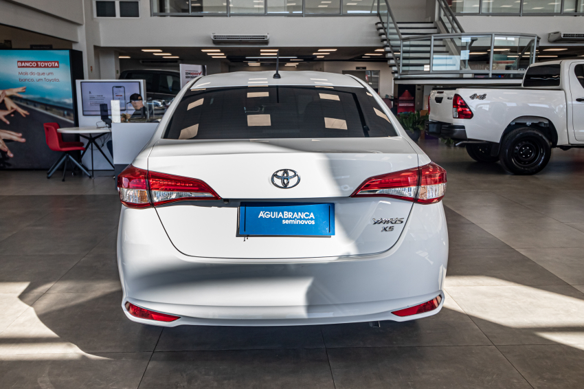 Toyota YARIS 1.5 16V FLEX SEDAN XS MULTIDRIVE 8