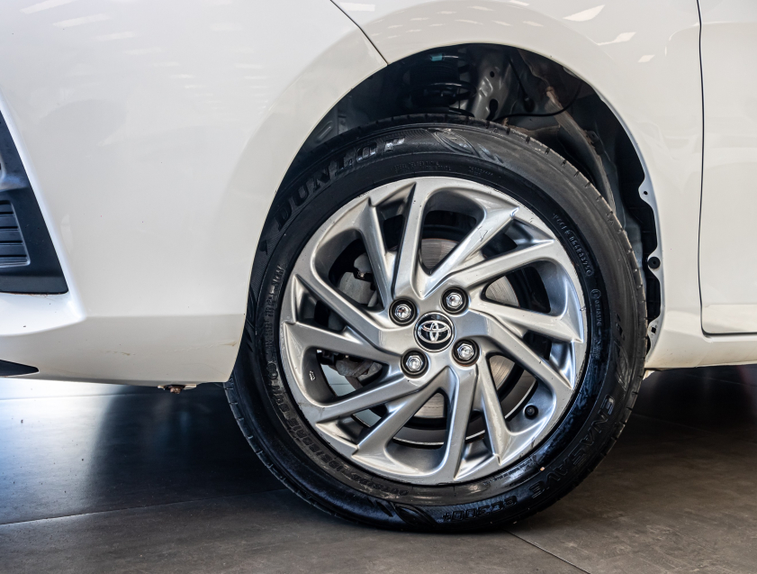 Toyota YARIS 1.5 16V FLEX SEDAN XS MULTIDRIVE 2