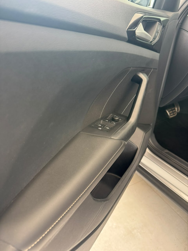 Volkswagen T-CROSS 1.4 250 TSI TOTAL FLEX HIGHLINE AUTOMÁTICO 14