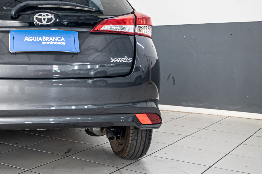Toyota YARIS 1.5 16V FLEX XS MULTIDRIVE 9