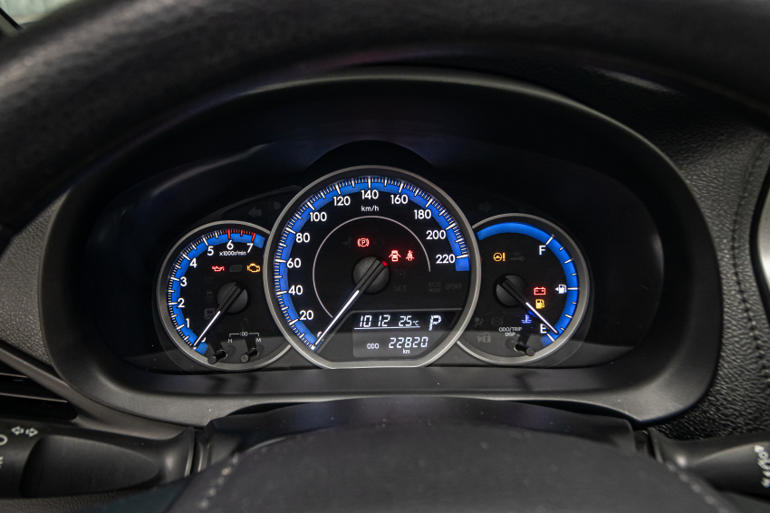 Toyota YARIS 1.5 16V FLEX XS MULTIDRIVE 12