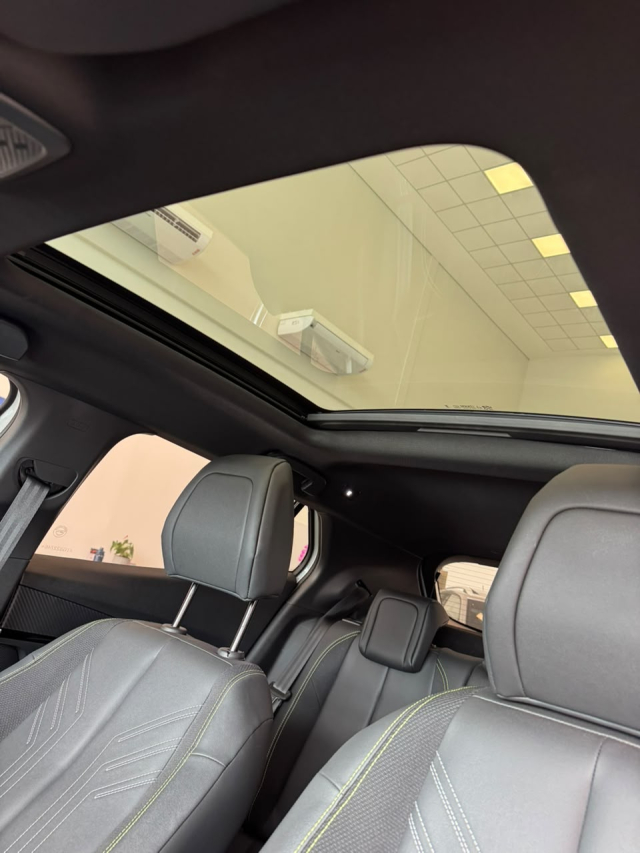 Peugeot 2008 1.0 TURBO 200 HYBRID GT CVT 18