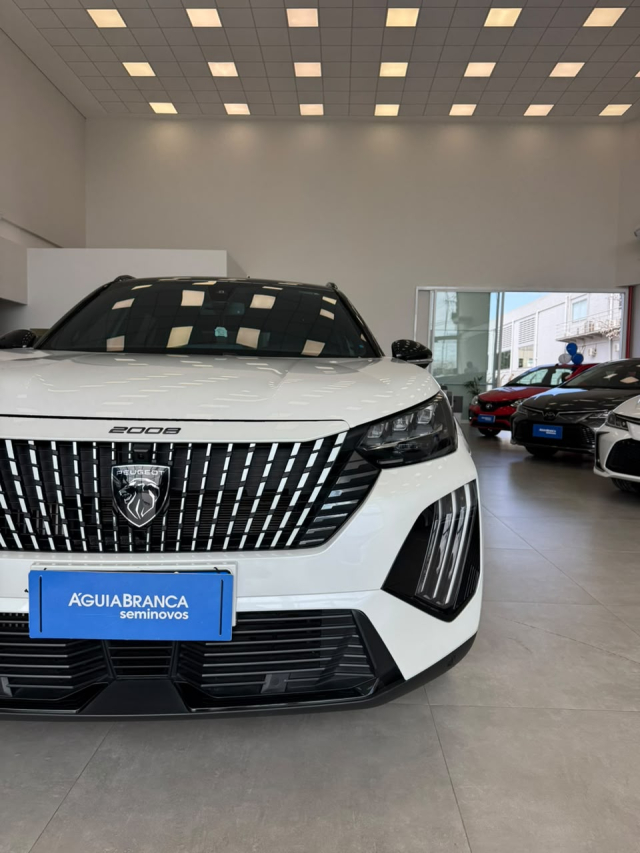Peugeot 2008 1.0 TURBO 200 HYBRID GT CVT 4