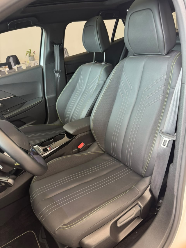 Peugeot 2008 1.0 TURBO 200 HYBRID GT CVT 16